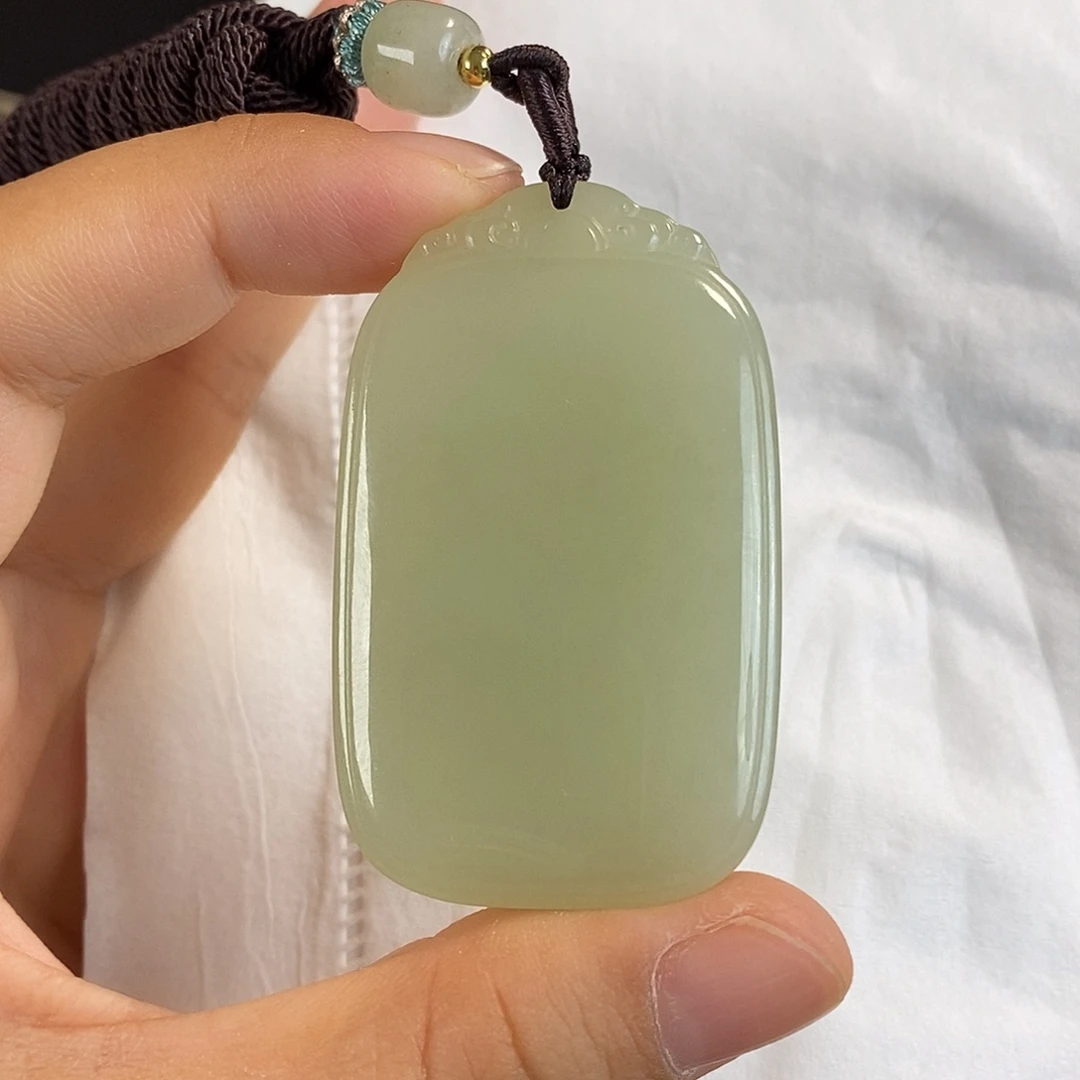 豆***豆和田玉未镶嵌颈饰