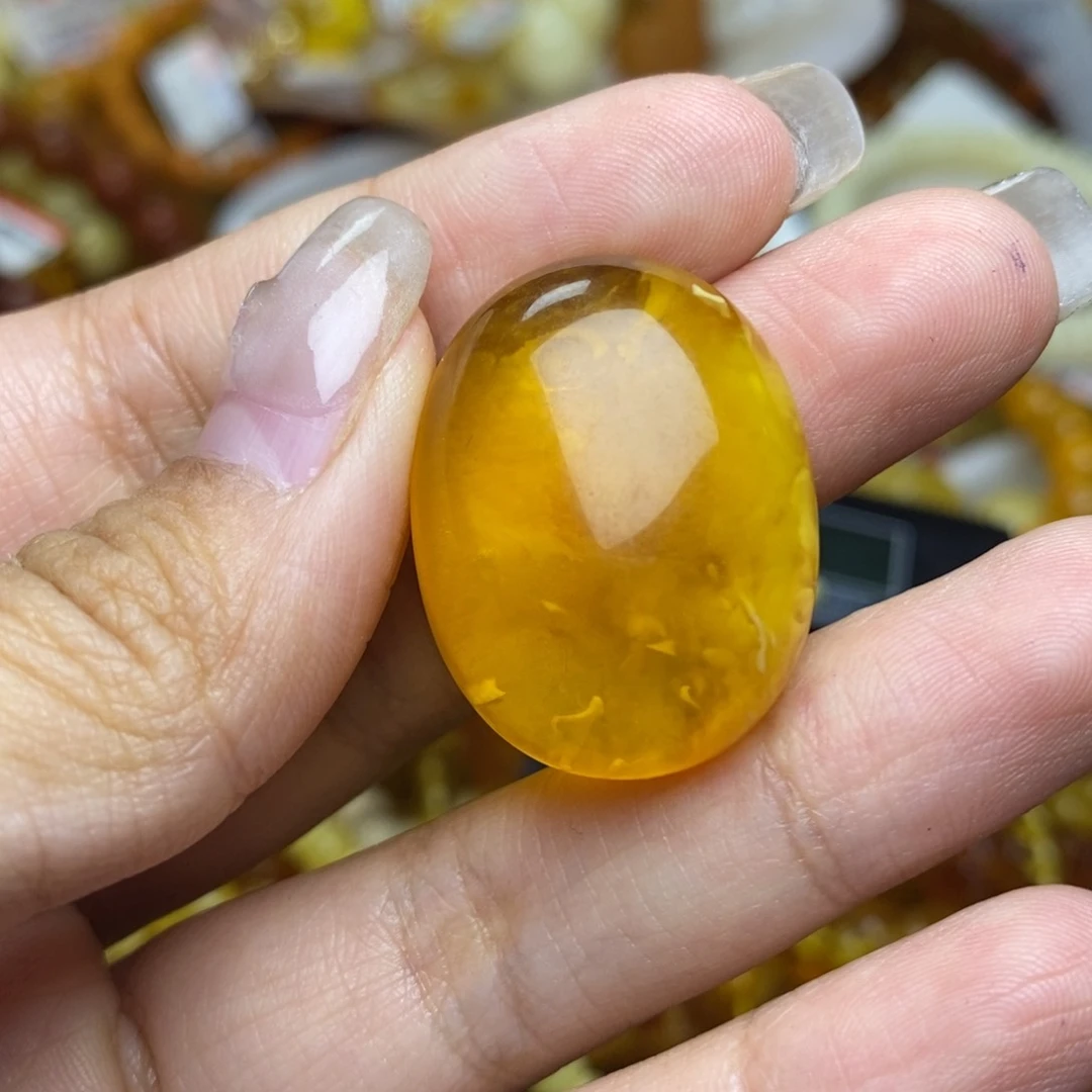 未镶嵌琥珀珠宝奇石