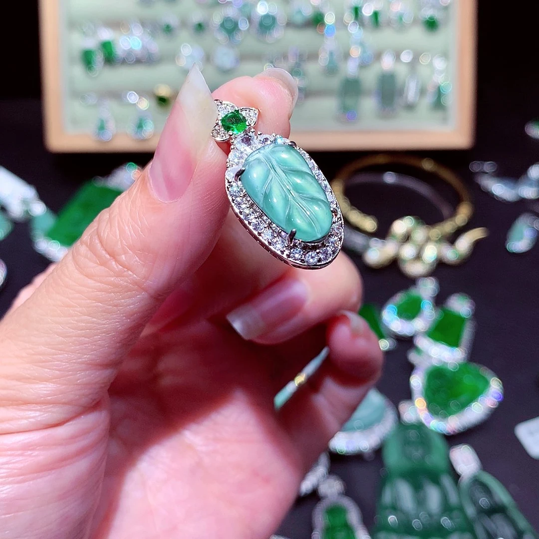 【闪购商品】翡翠吊坠(不含链)未镶嵌