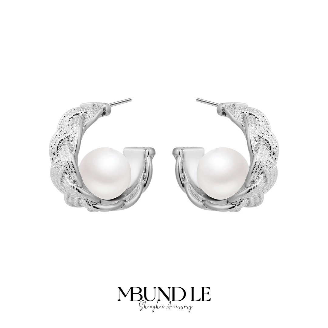 摩邦珠宝 铜合金仿珍珠耳饰 织锦绣-编织C形贝珠耳环官方专属