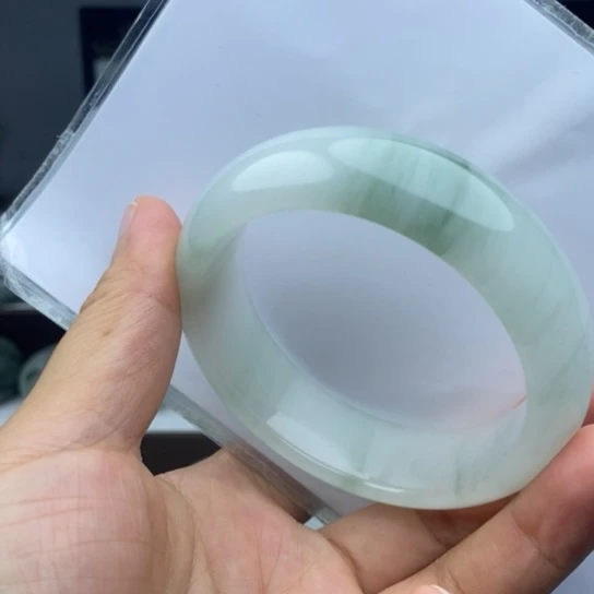 蓝***天石英质玉手镯未镶嵌