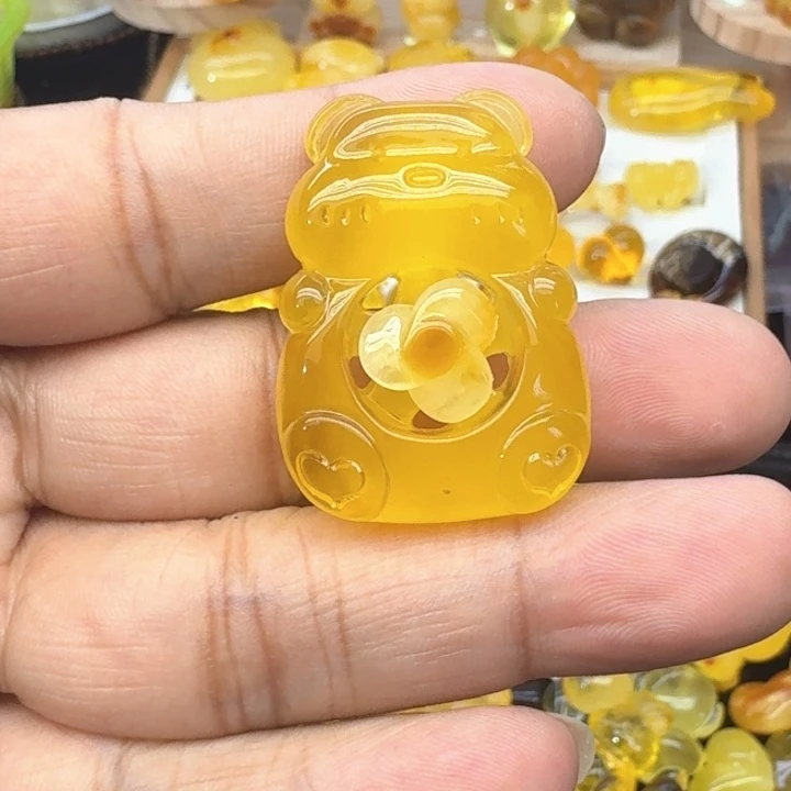 蜜蜡未镶嵌颈饰风扇小熊