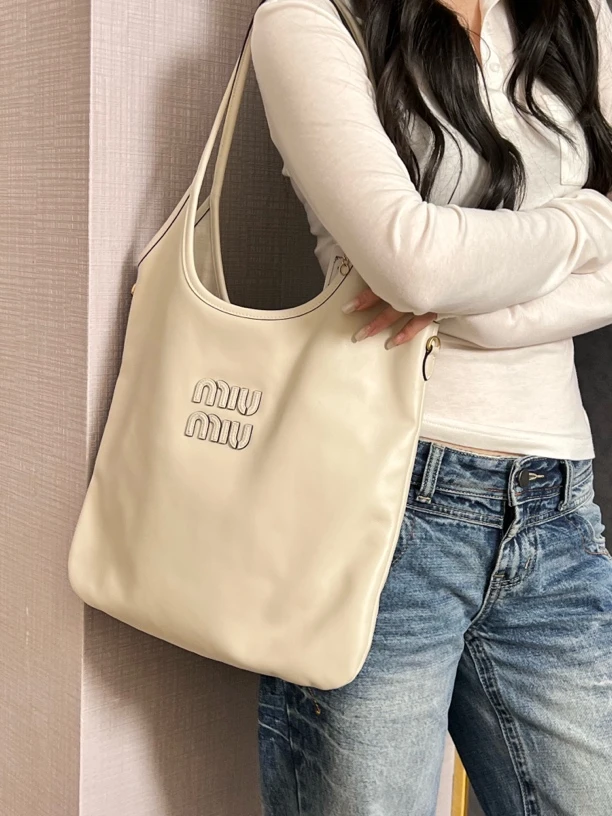 95新 MIU MIU/缪缪 白色ivy托特单肩包
