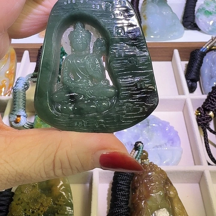 颈饰未镶嵌翡翠A货