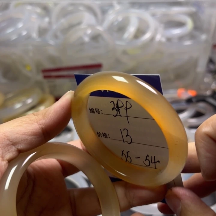 玛瑙/玉髓手镯未镶嵌