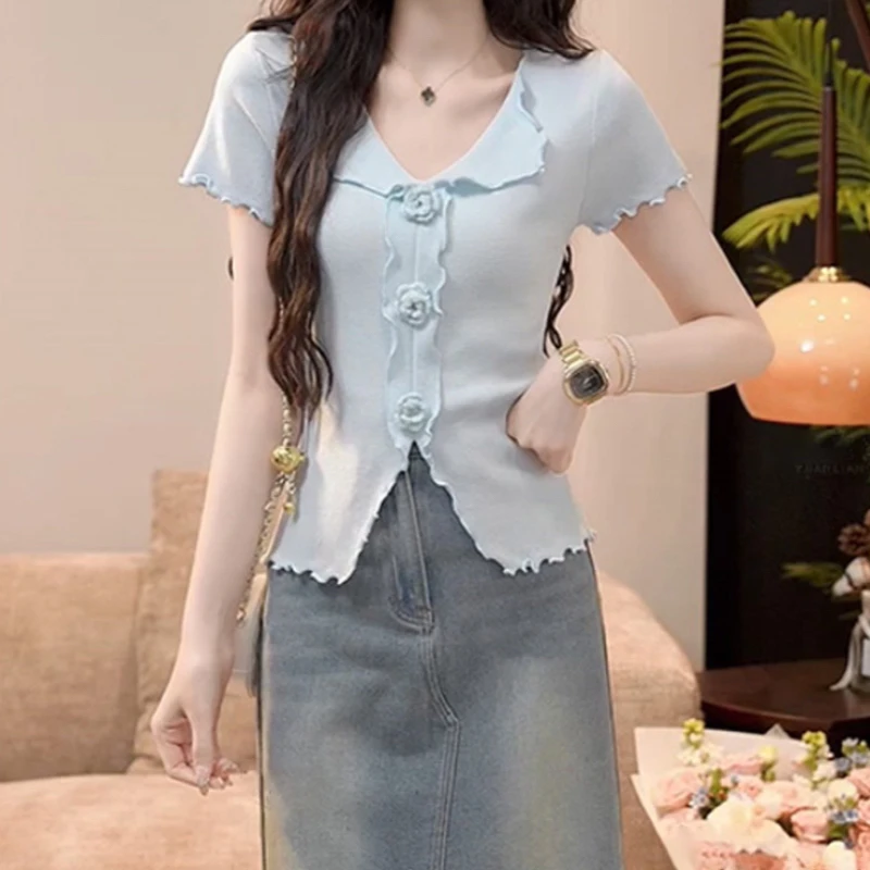 法式温柔风木耳边v领开叉短款针织短袖女夏季甜美别致正肩小上衣