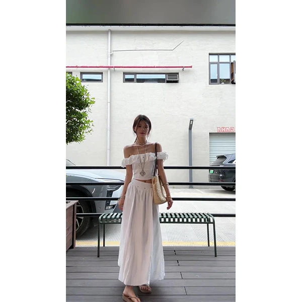 2025夏季新款珍珠铆钉装饰一字肩短袖上衣运动风休闲花苞裙套装女