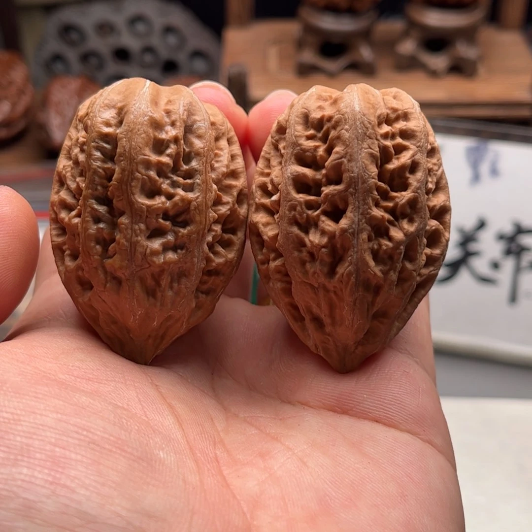 文玩核桃把件关东木子家楸大胖31花