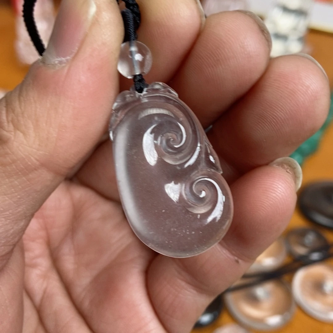 石英质玉吊坠未镶嵌