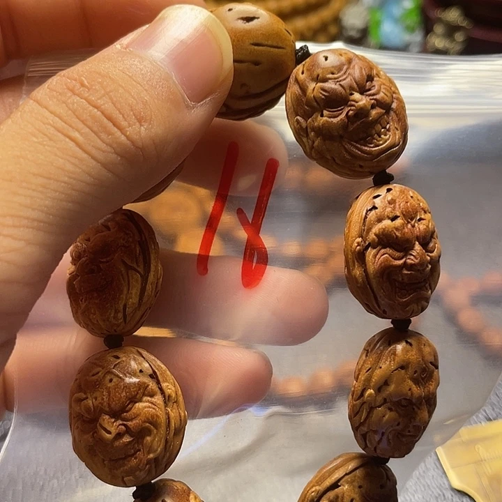 大桃核雕刻瑕疵恶僧