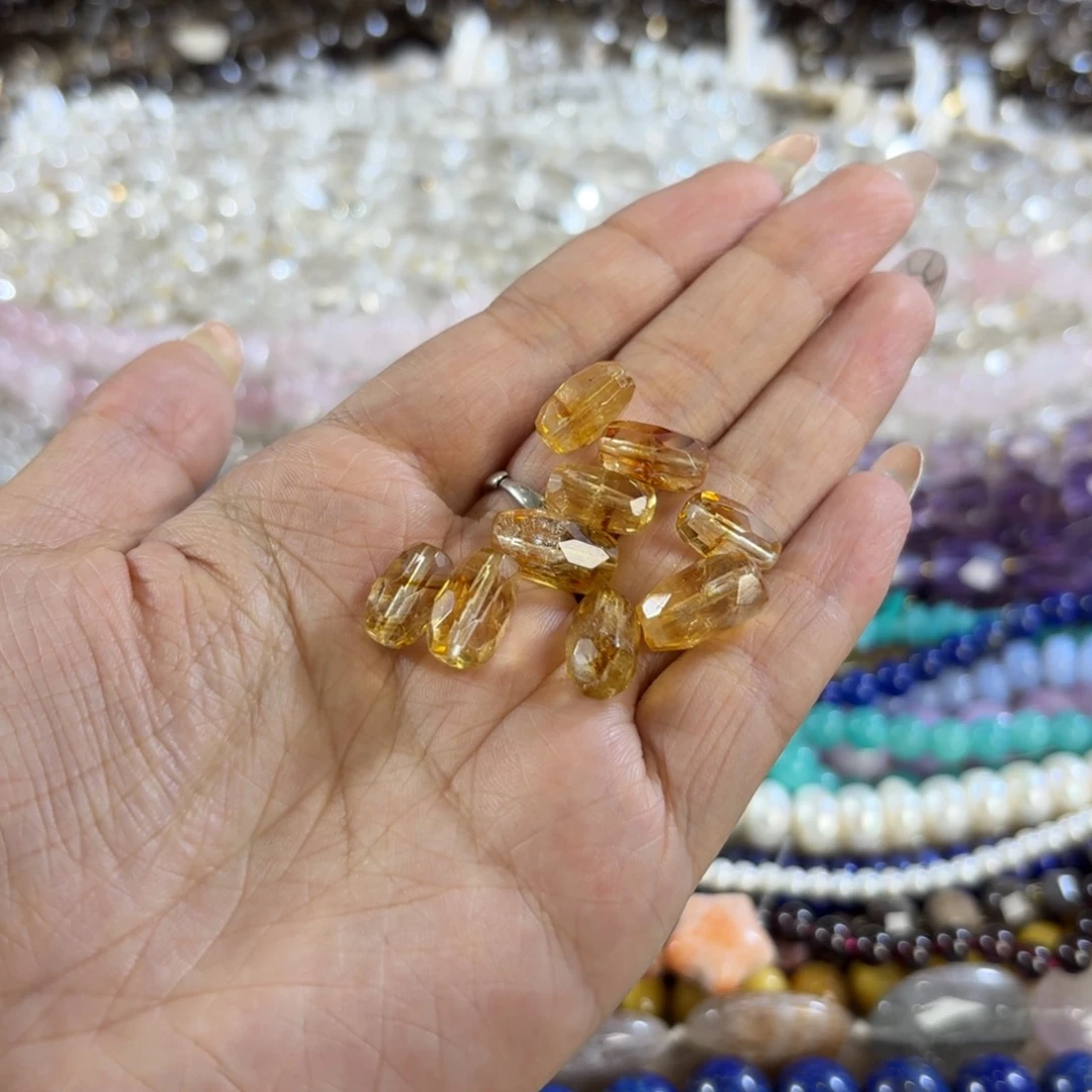 玛瑙/玉髓未镶嵌珠宝半成品黄塔随行一颗