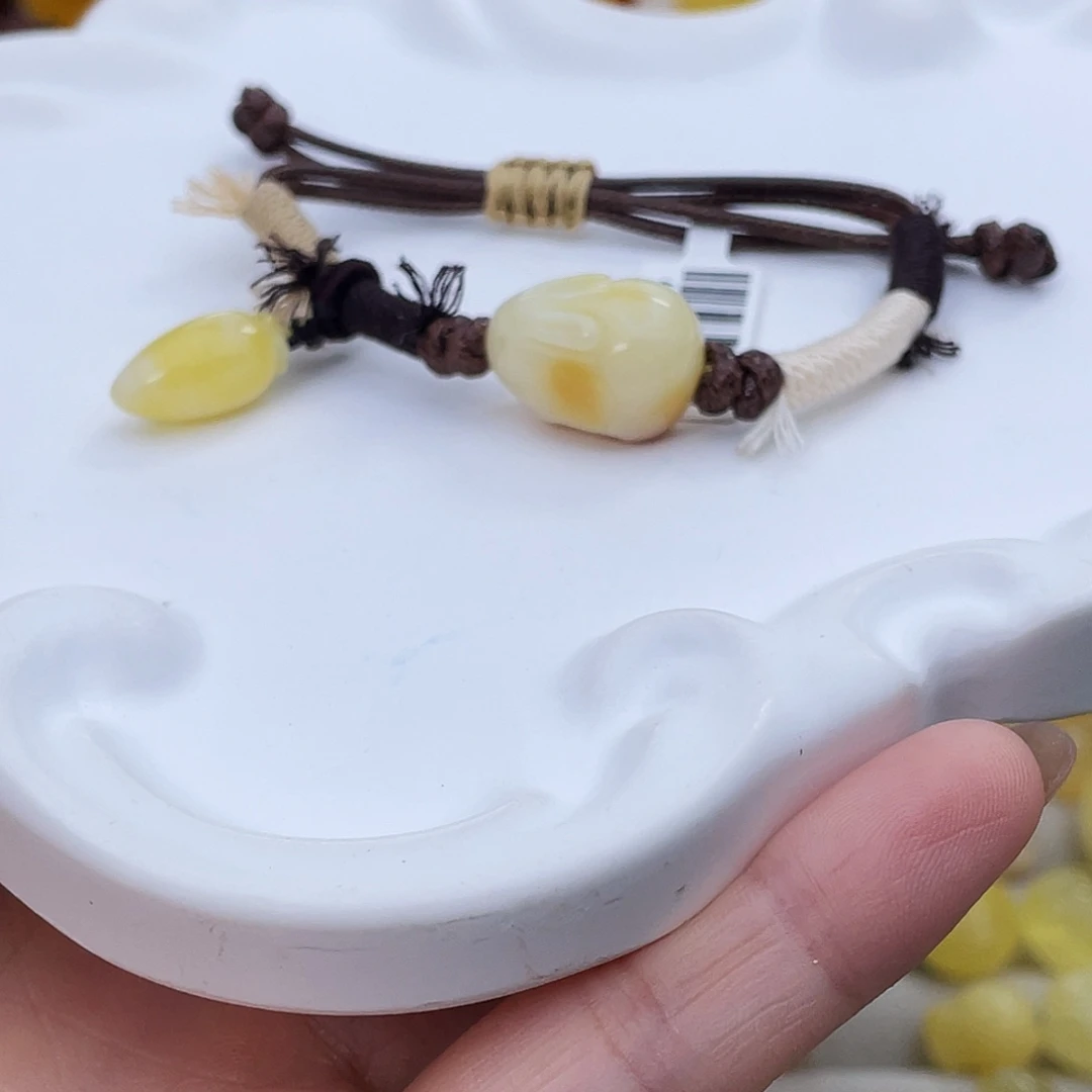 琥珀未镶嵌吊坠(赠链)