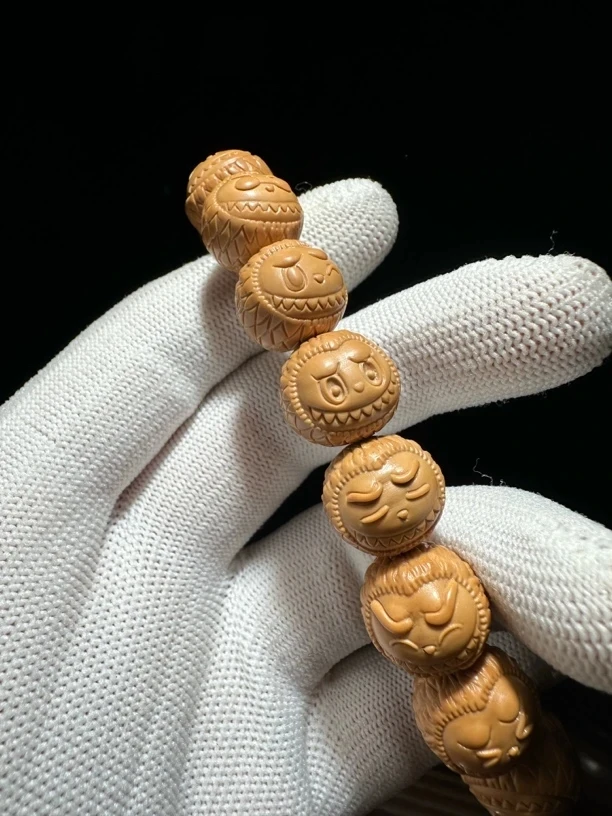 拉布布动漫猴头核桃雕刻男女同款手串