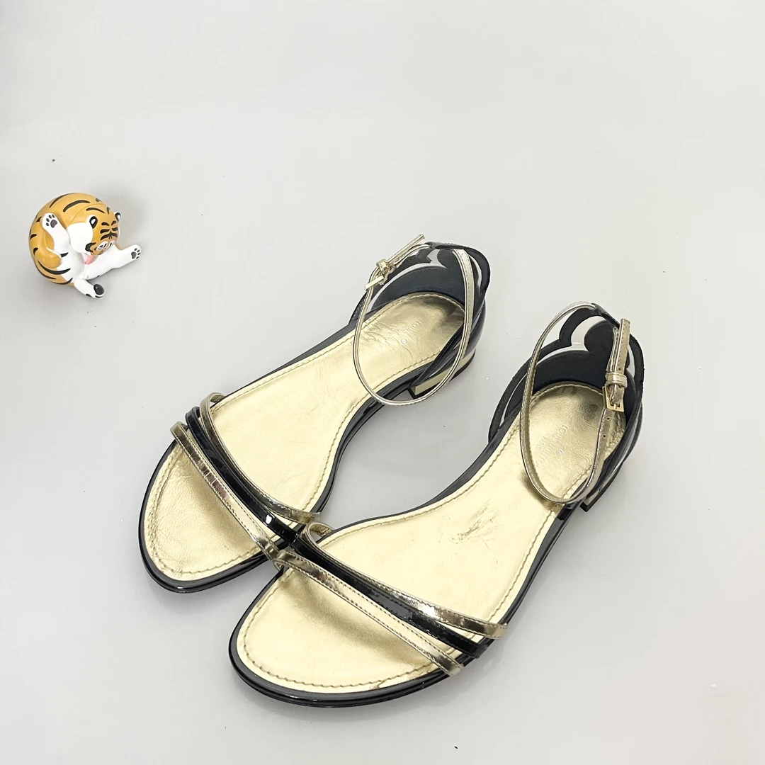 95新 LouisVuitton/路易威登 Lv黑金平底鞋95新