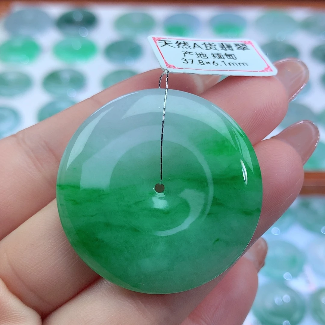 翡翠吊坠(不含链)未镶嵌吉**喵