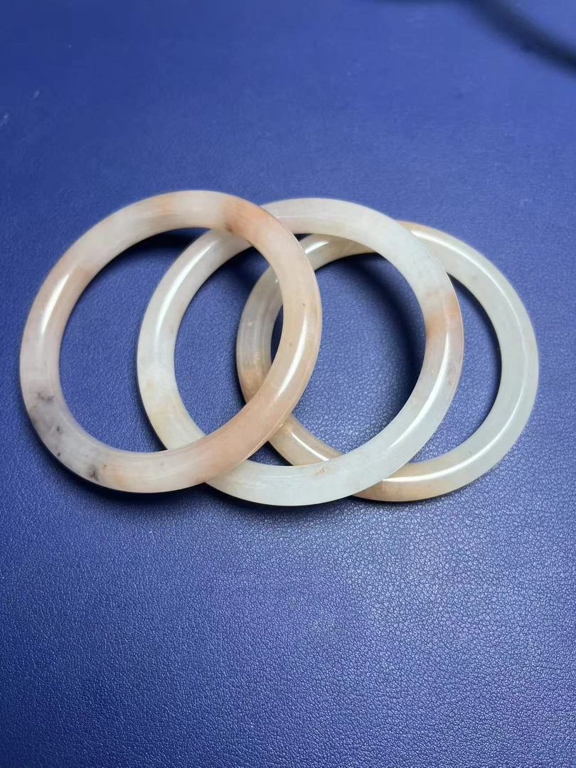 天然新疆桃花酿飘花玉手镯精品玉石高冰透玉镯（多样性拍一发一）