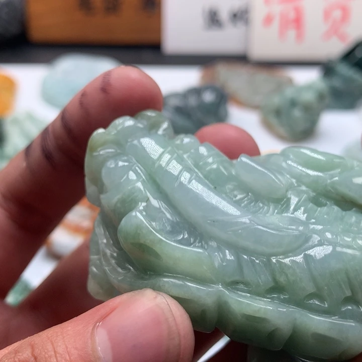 翡翠未镶嵌颈饰保真天然a货翡翠