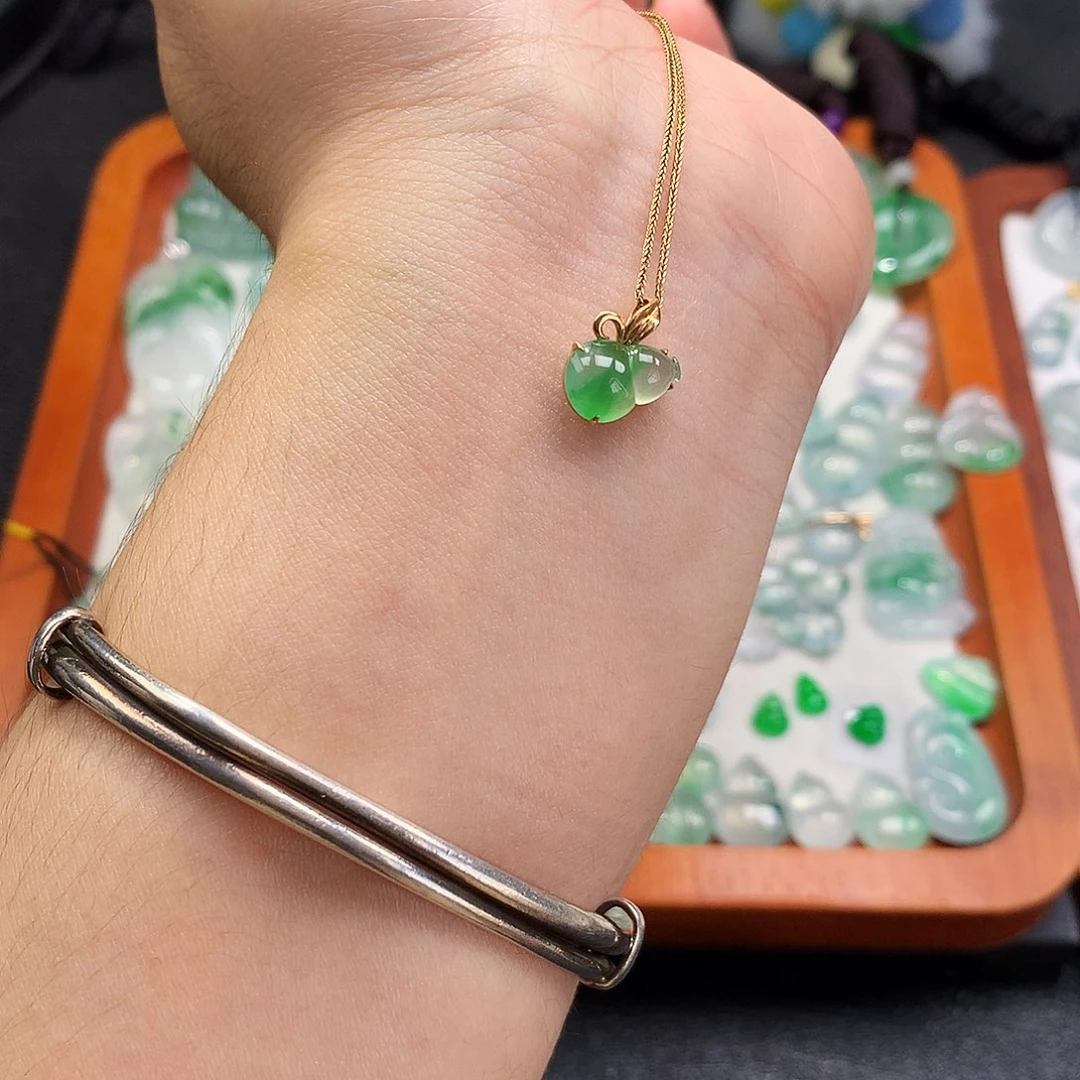 吊坠(不含链)未镶嵌翡翠葫芦