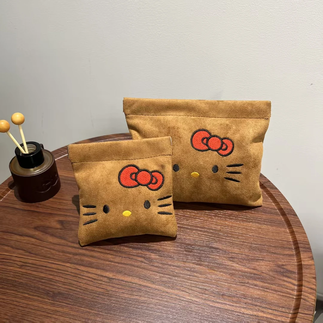 抢【包邮】新款麂皮绒刺绣kitty弹片化妆包少女心洗漱包大容量收纳