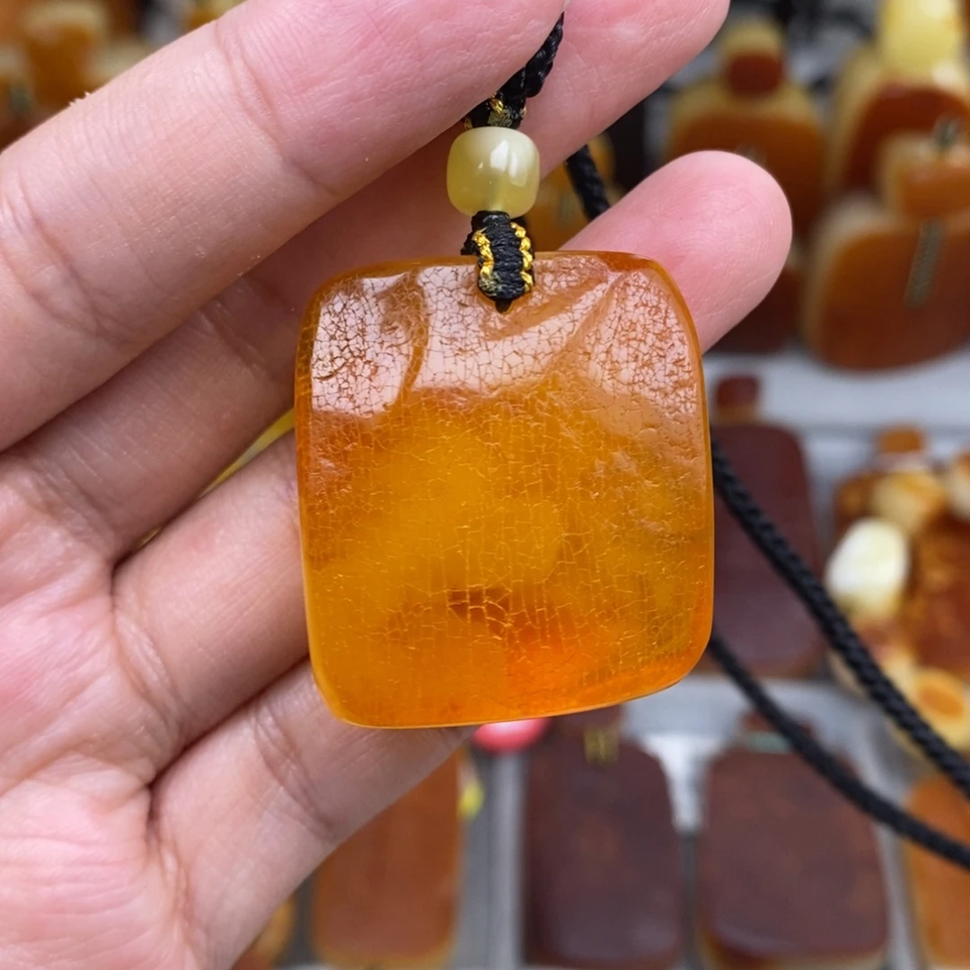 琥珀未镶嵌珠宝奇石