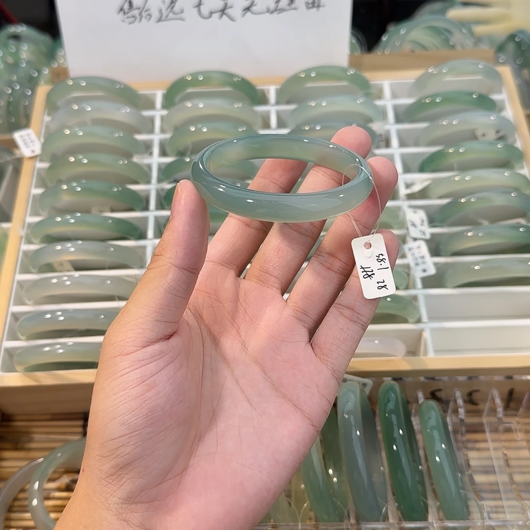 玛瑙/玉髓未镶嵌手镯圈口58.1