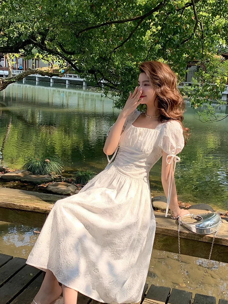 Meika-【春日信封】2023新款设计感收腰钉珠连衣裙-32153K