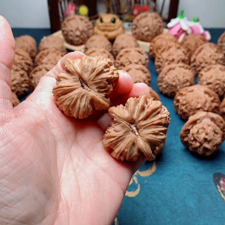 文玩核桃把件白狮子35