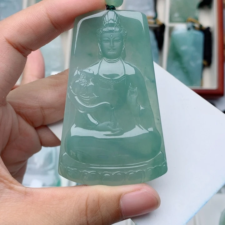 翡翠未镶嵌颈饰素衣