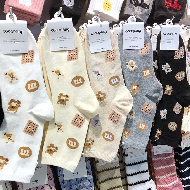 韩国袜子可爱动漫饼干小熊卡通少女袜中筒东大门进口秋冬新款棉袜