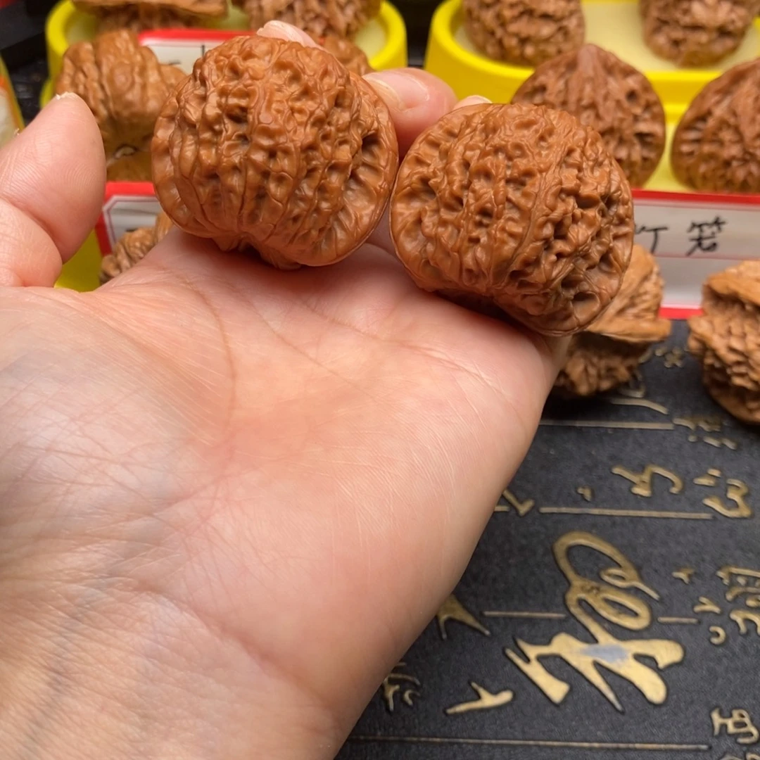 梁***来吊坠文玩核桃血麒麟