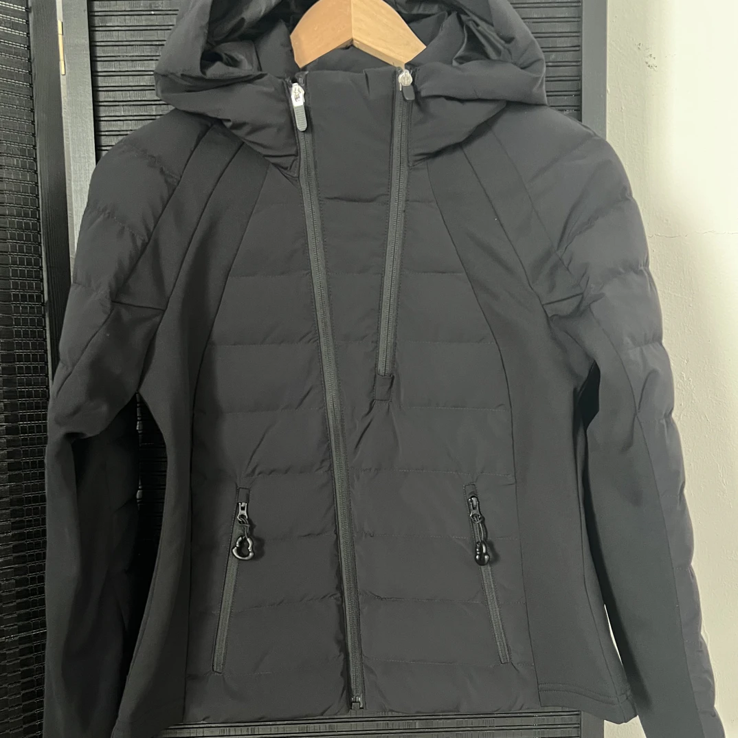 修身休闲款薄羽绒服