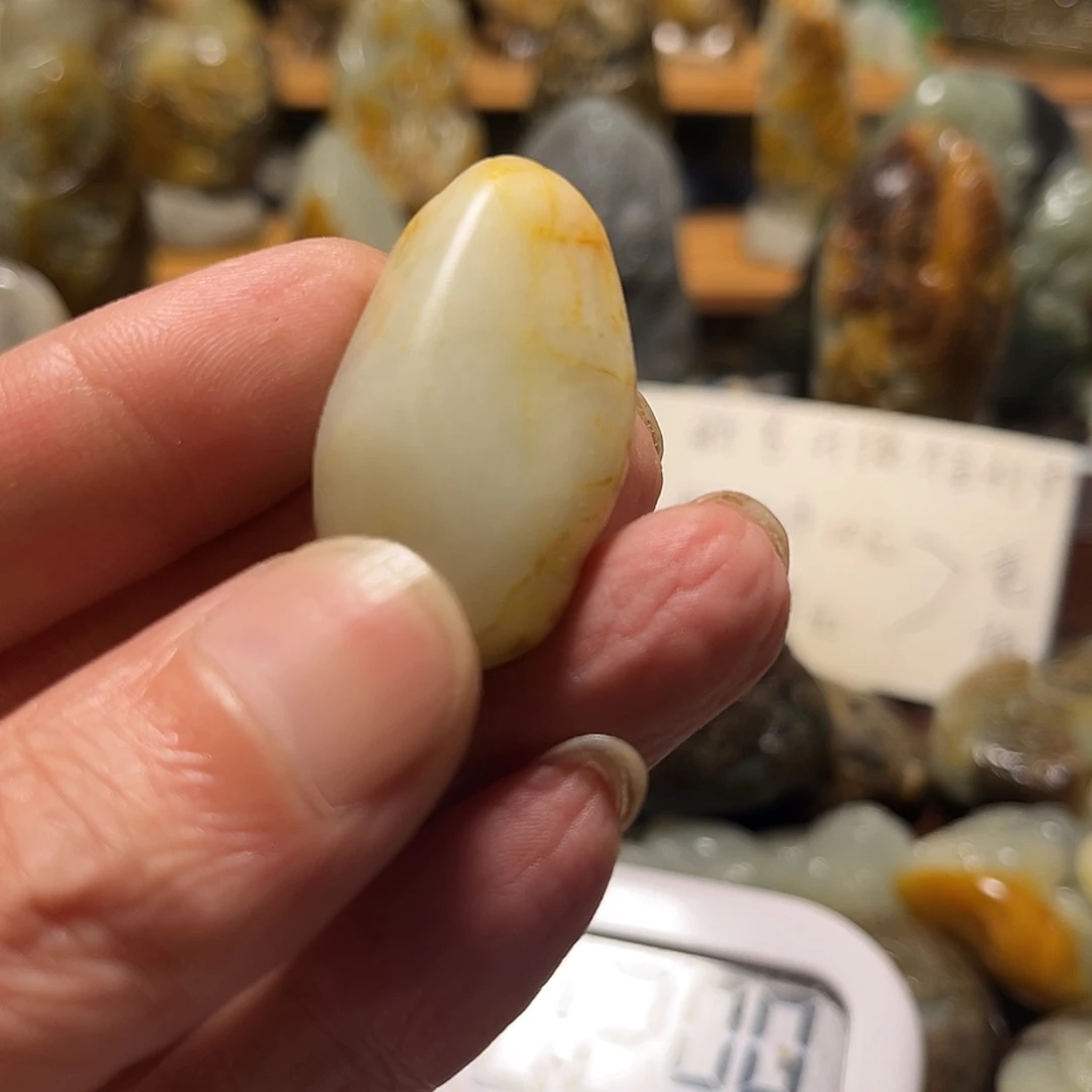 和田玉（子料）未镶嵌车挂嘿*呼