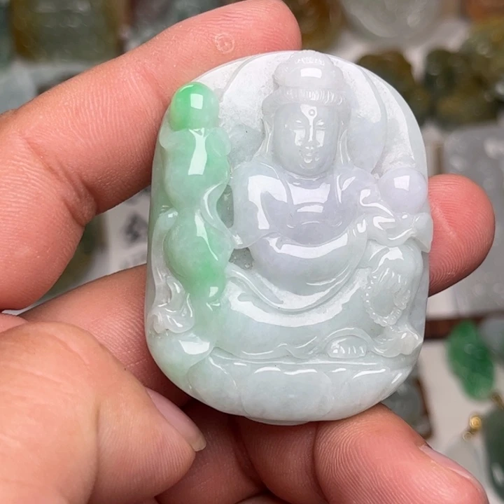 翡翠未镶嵌颈饰观音
