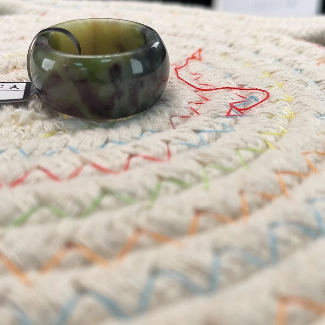 和田玉未镶嵌戒指g11黑羊洞轮胎18.3不退换