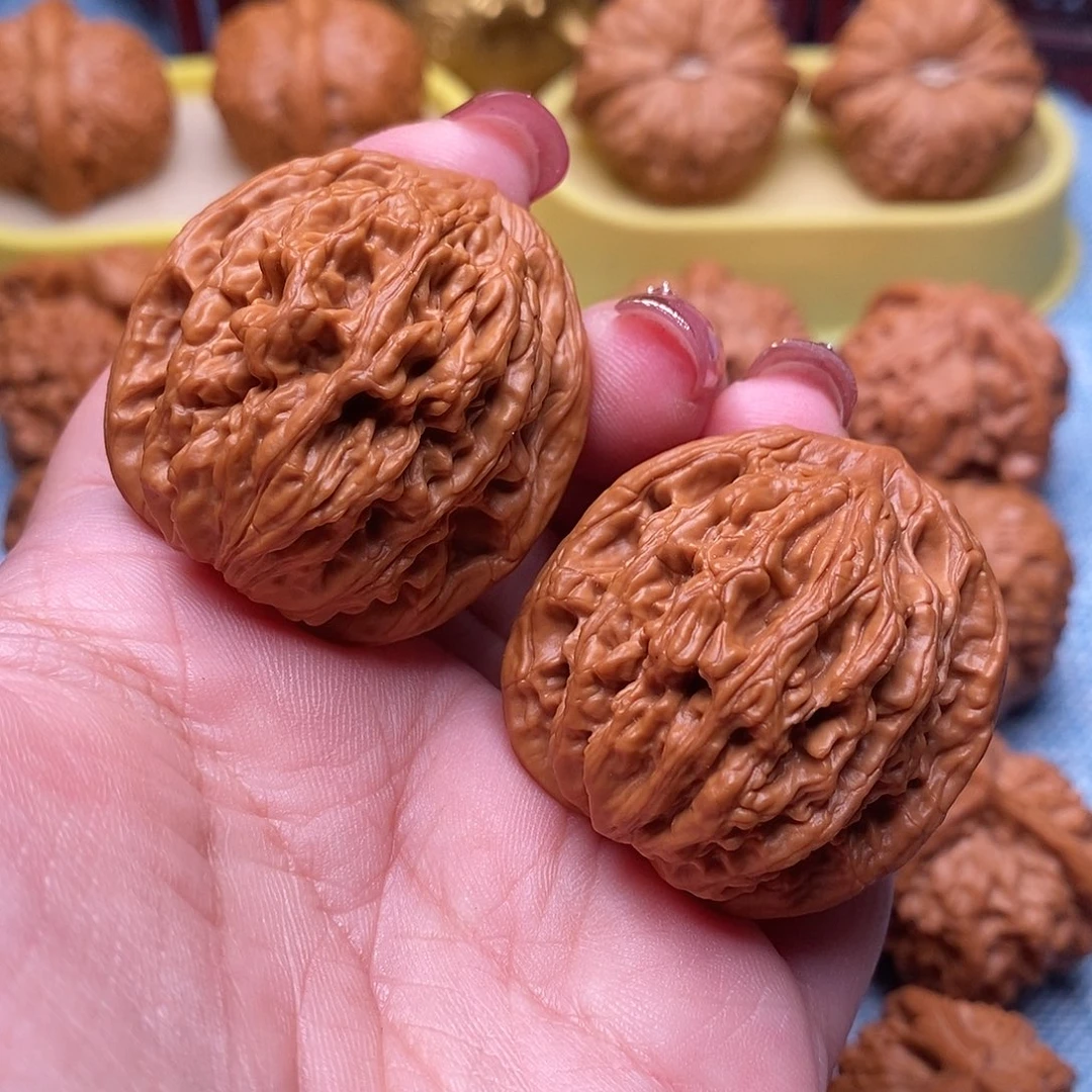 文玩核桃把件精品粗筋虎头38尺