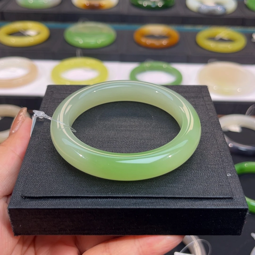 未镶嵌手镯和田玉-冰底荧光翠青～超超超推荐！！！