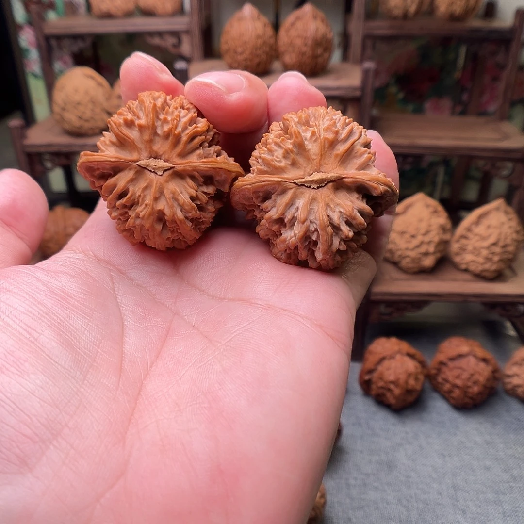 o***e文玩核桃吊坠满天星