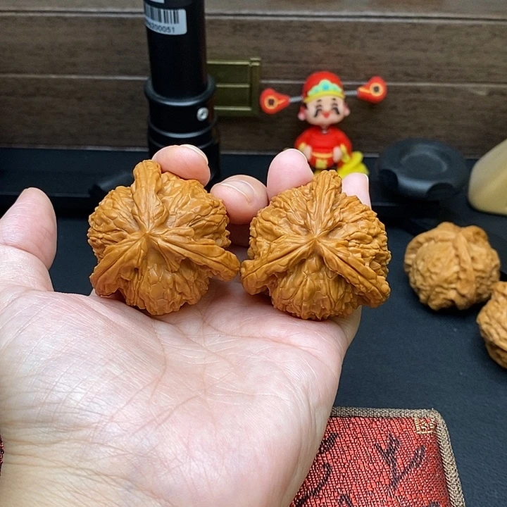 天***勤把件文玩核桃白奔