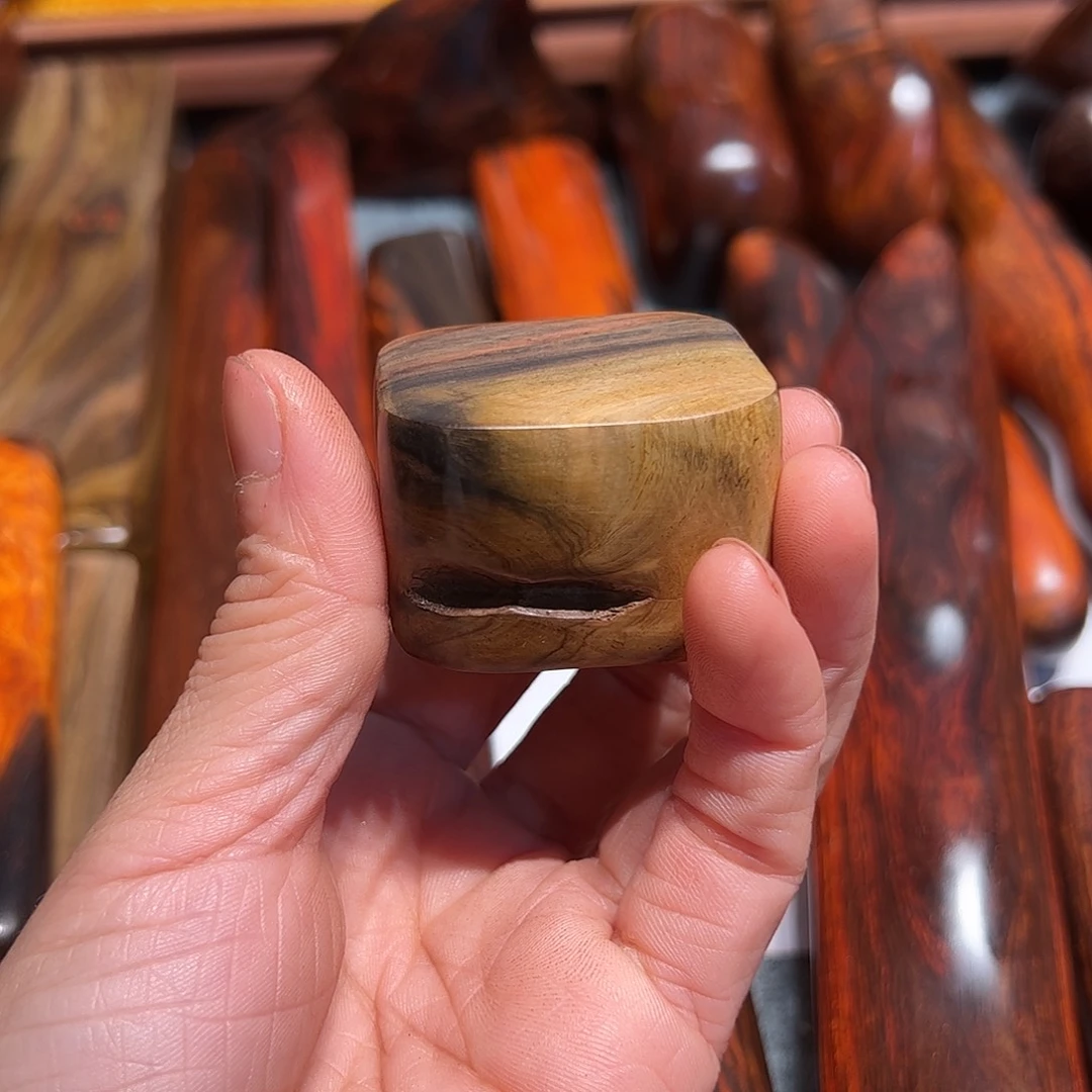 交趾黄檀（大红酸枝）N****⁸