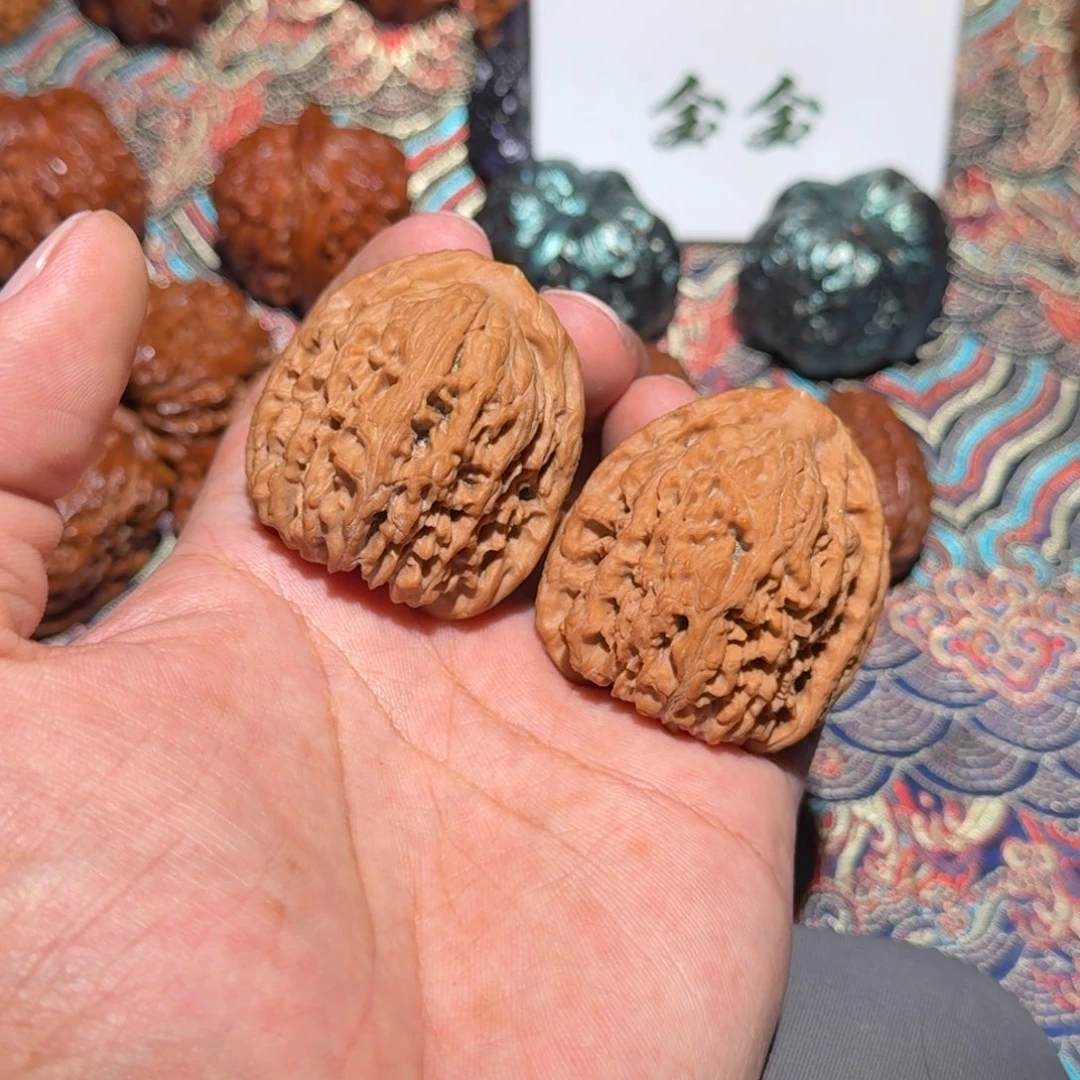 核桃把件006高炮拉丝南疆，尺寸900