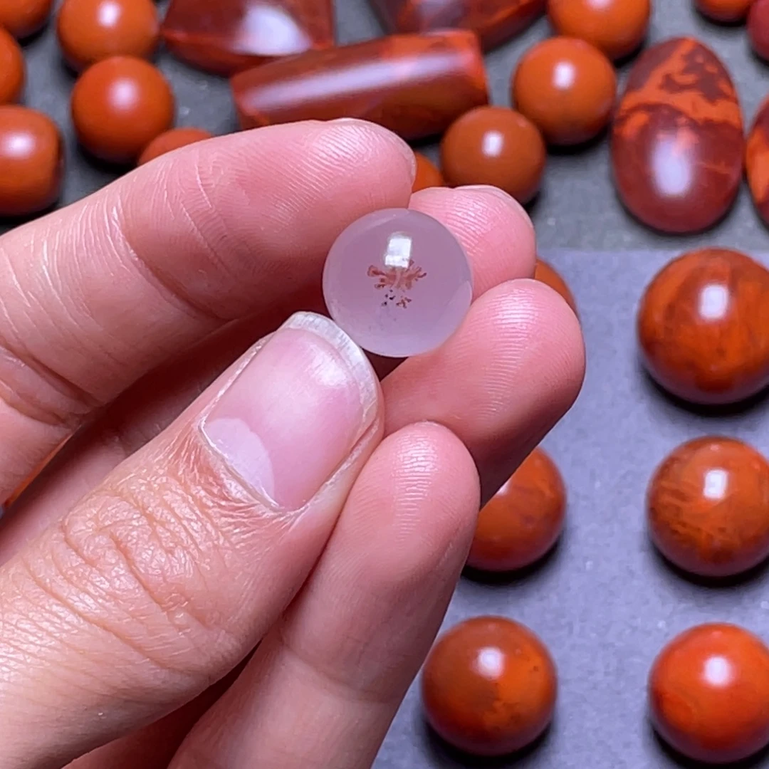 海***滩南红玛瑙未镶嵌南红天然原矿南红冰飘12.6毫米