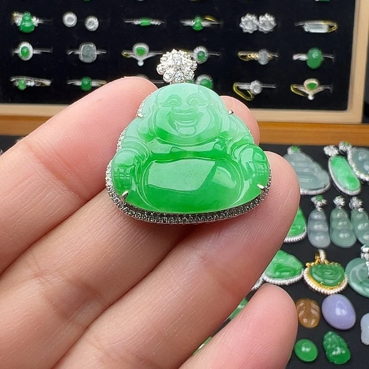 翡翠18K金镶嵌颈饰佛