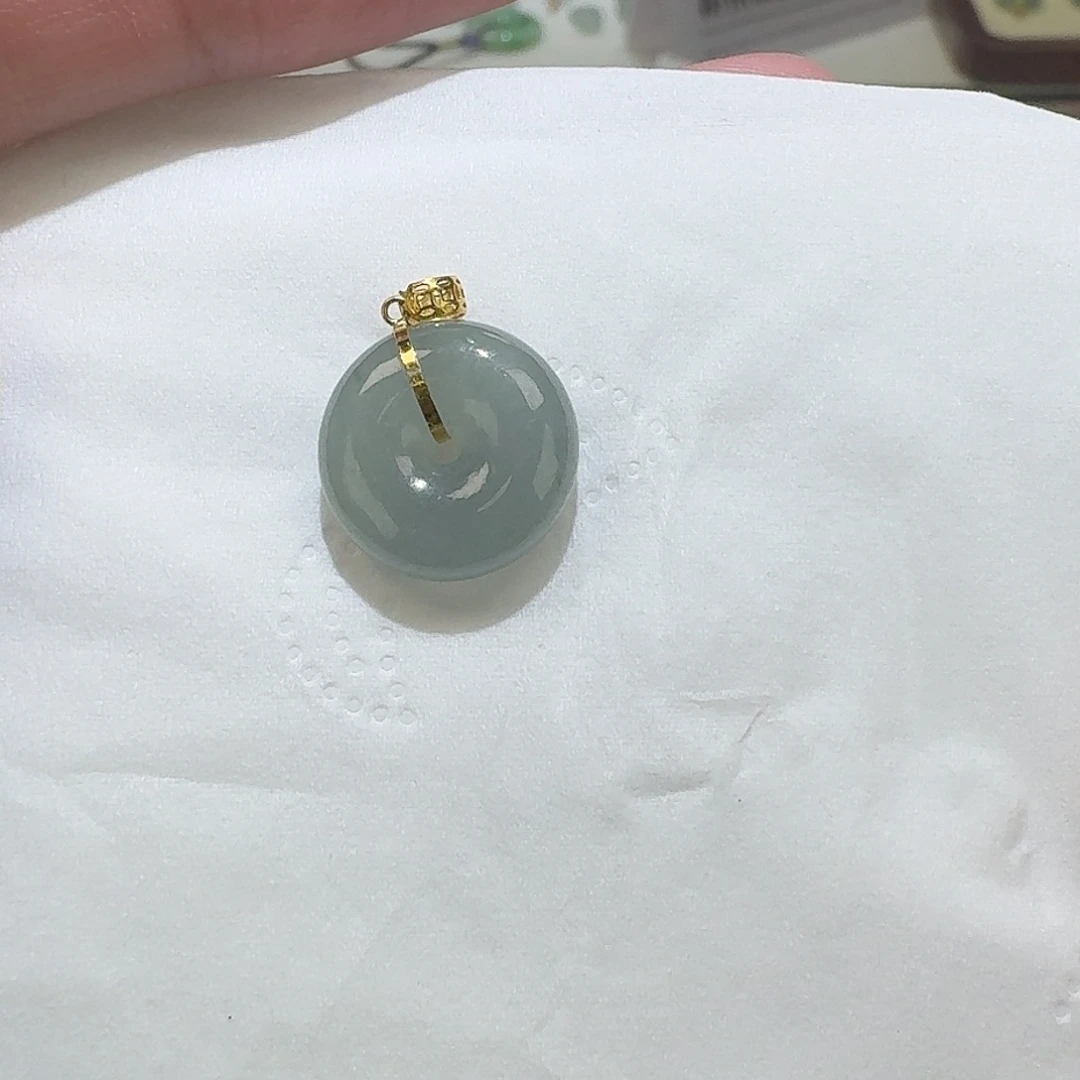 翡翠18K金镶嵌颈饰扣子