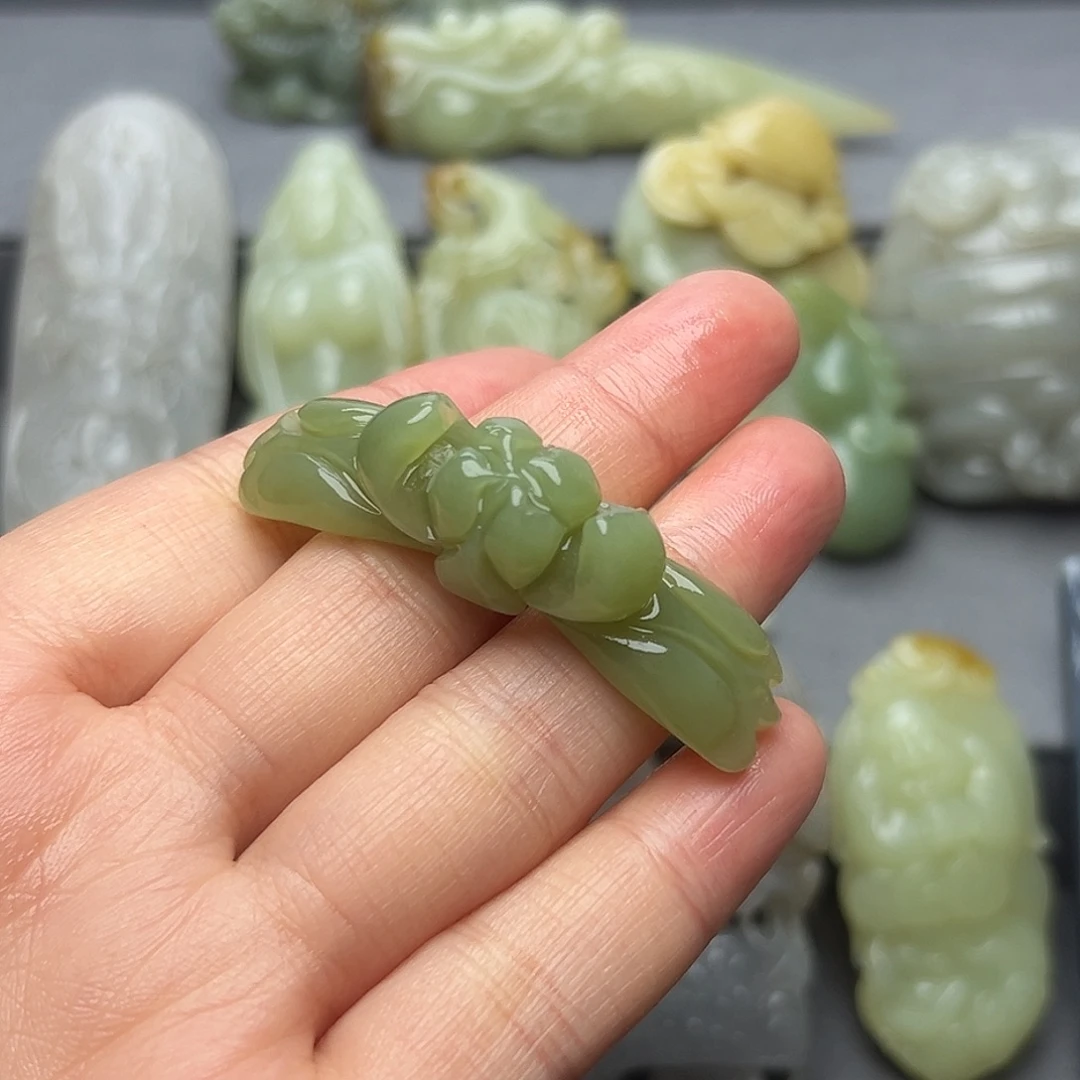 和田玉未镶嵌挂件