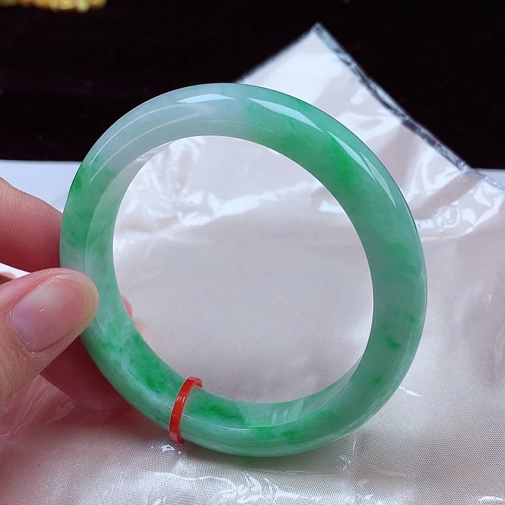 翡翠手镯未镶嵌59-60圈