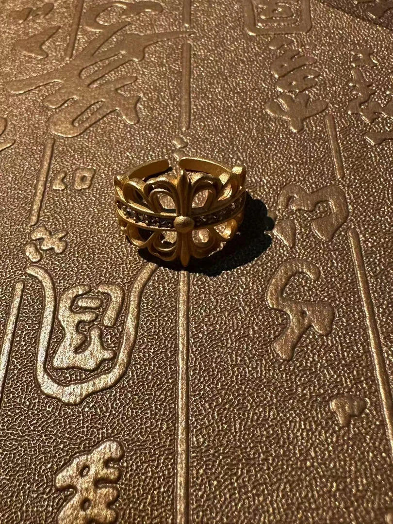 【典藏臻品】时尚百搭经典戒指A035