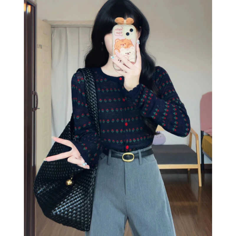法式甜美花朵条纹长袖针织开衫女秋冬慵懒风外搭毛衣早秋chic上衣