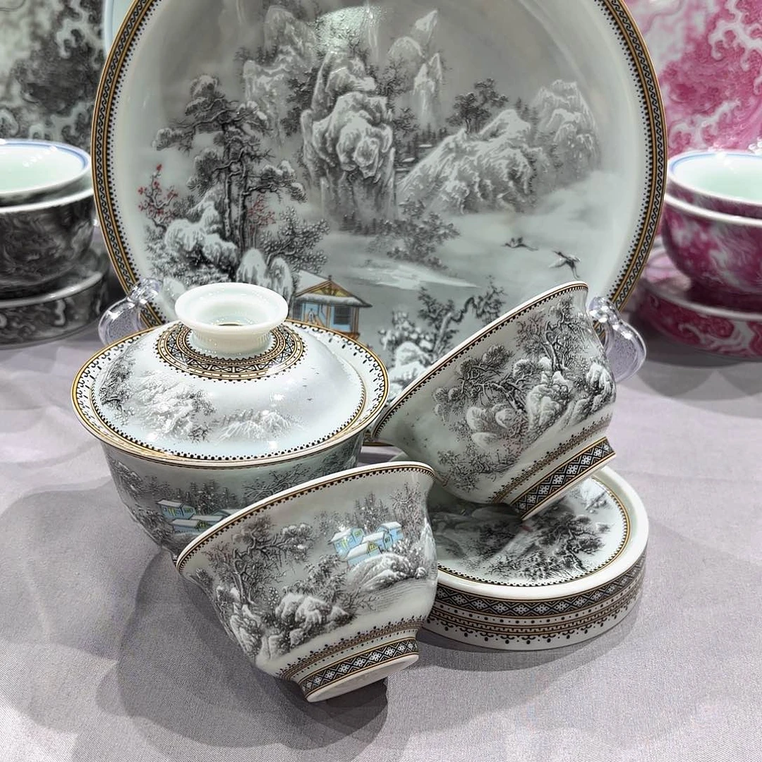 瓷片景德镇瓷器精品陈列