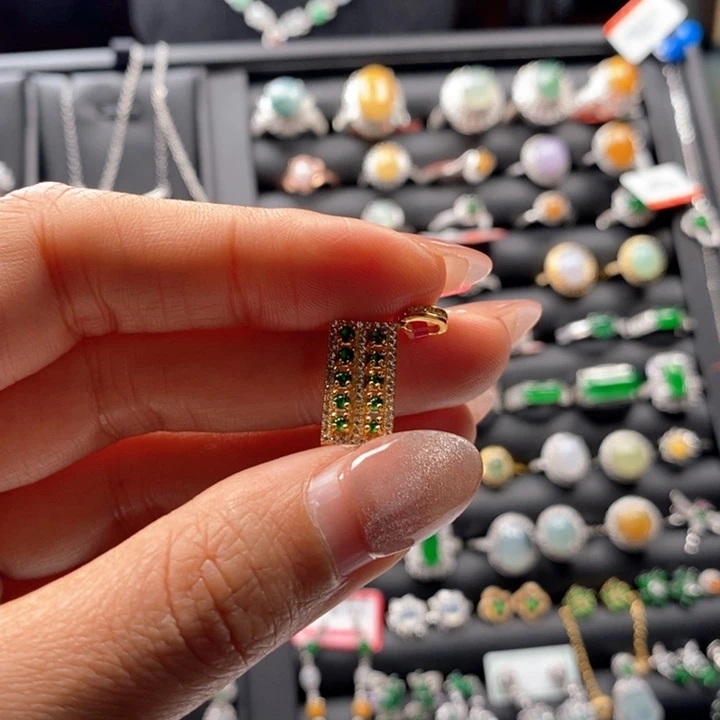 翡翠银S925镶嵌颈饰翡翠