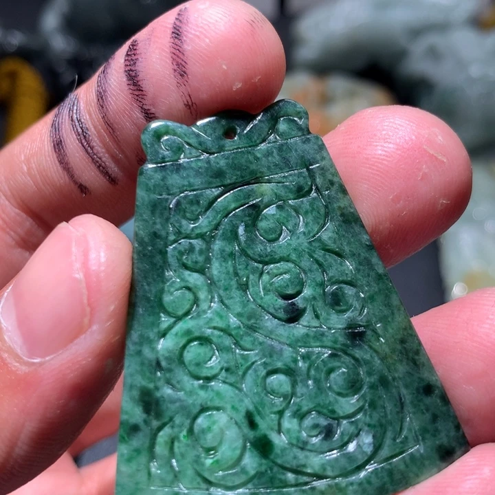 翡翠未镶嵌颈饰保真天然a货翡翠